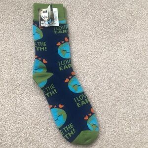 I love the earth World Wildlife Federation Socks NWT